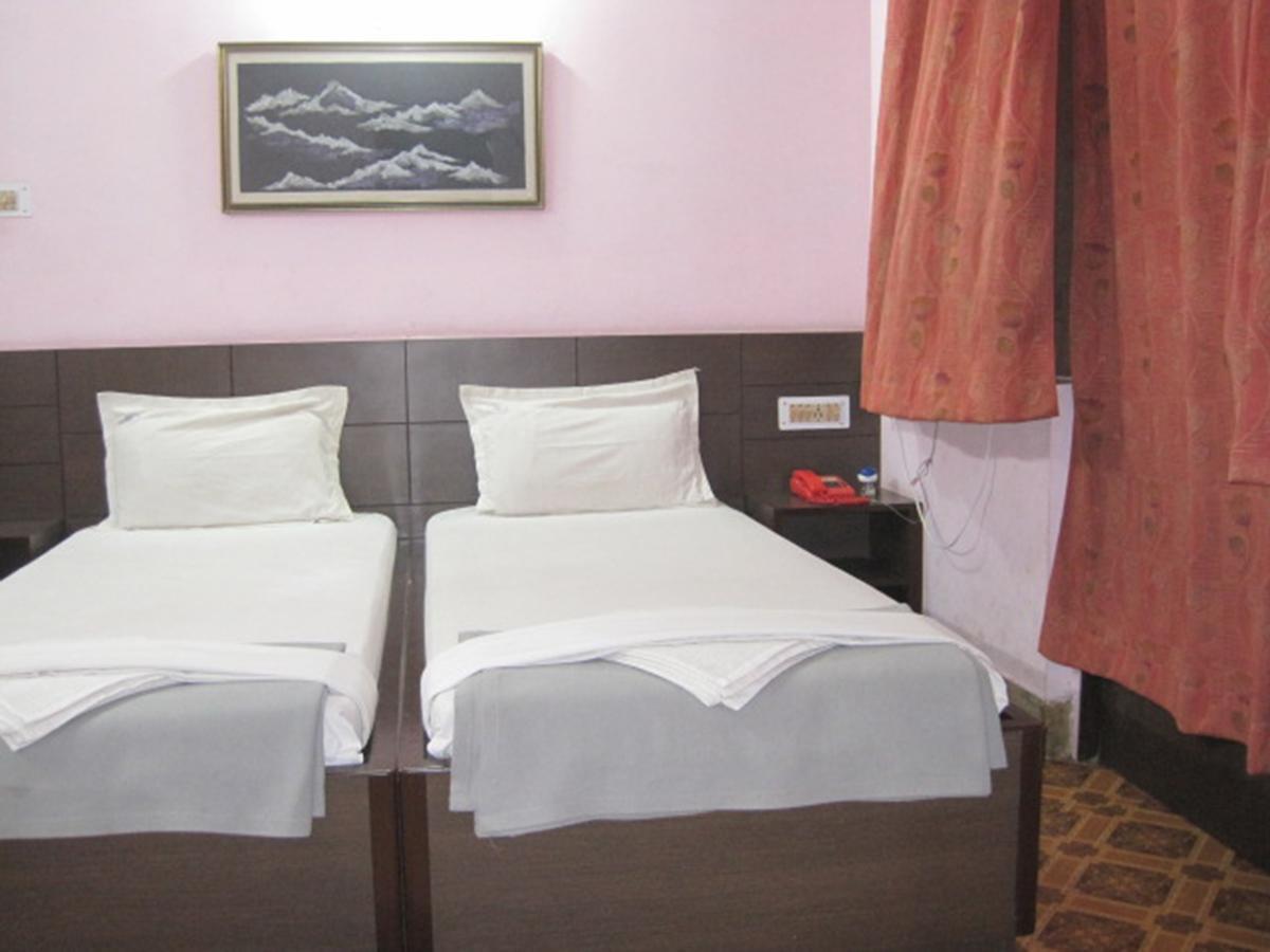 Hotel Arya Palace 普里 外观 照片